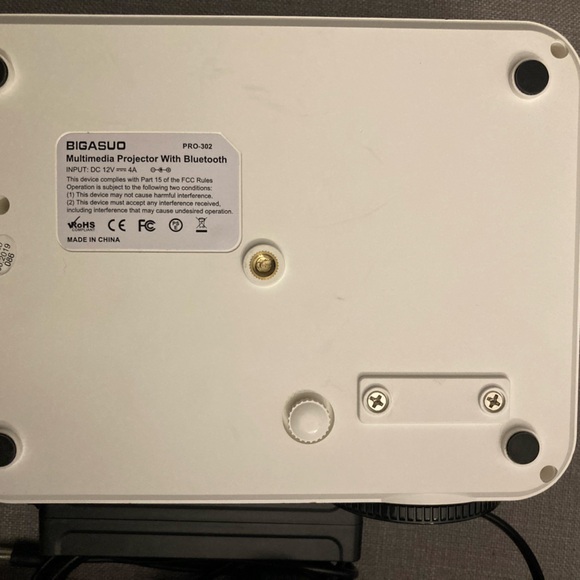 Portable DVD Player/Projector - Picture 7 of 8